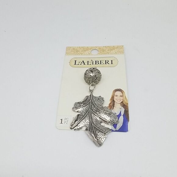 NWT Laliberi Silver Leaf Scarf Ornament - Picture 1 of 3